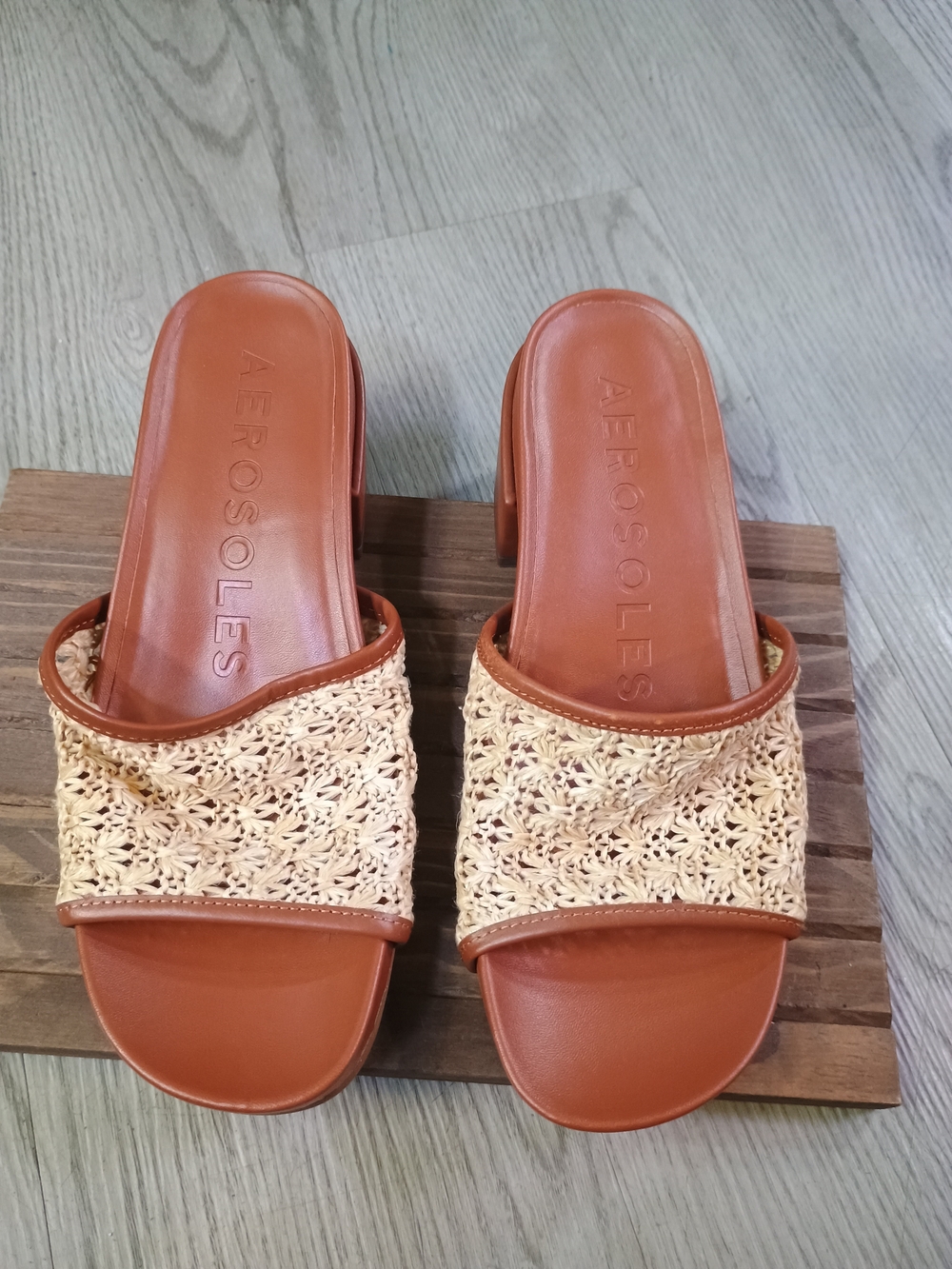 Aerosoles Clary Women’s Size 7M Brown Woven Raffia Slide Sandals Block Heel